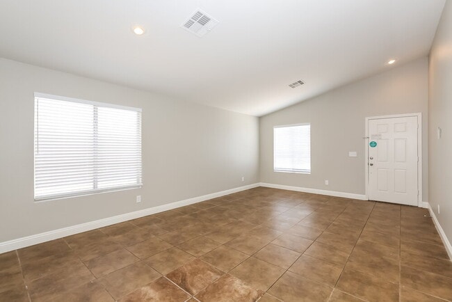 Building Photo - 5916 Berry Hill Ln