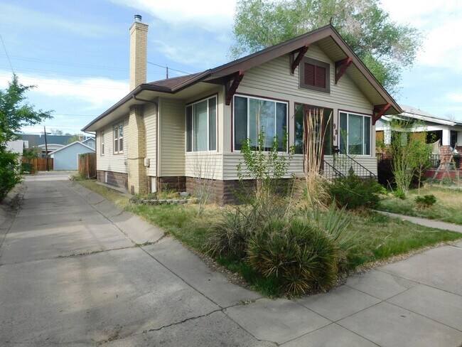 Building Photo - 930 Ouray Ave