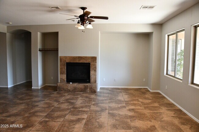 Foto del edificio - 2219 W Spur Dr