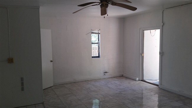 Building Photo - 503 Union St