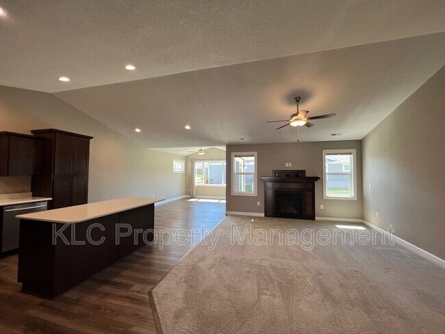 Foto del edificio - 2301 Redmond Ave