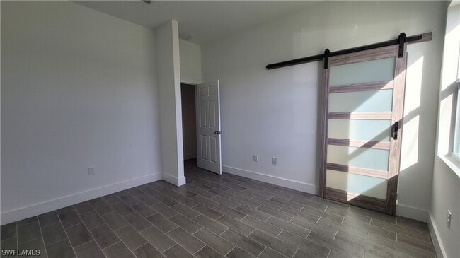 Building Photo - 424 SW 28th Ave