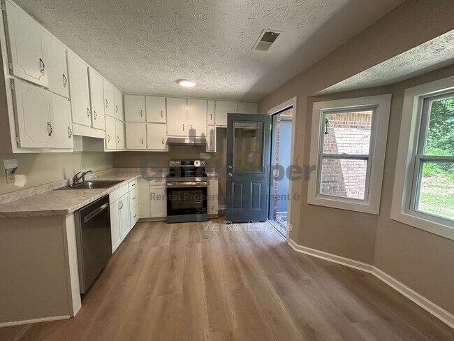 Foto del edificio - 115 Meadowbrook Ct