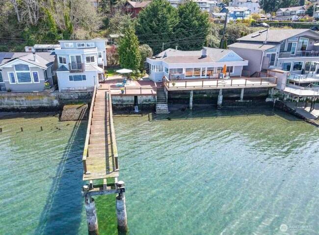 Foto del edificio - 4226 Sunset Beach Rd W