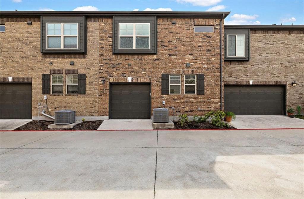 Foto principal - 7220 Wyoming Springs Dr