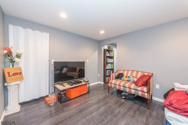 Foto del edificio - 313 Winding Hill Dr