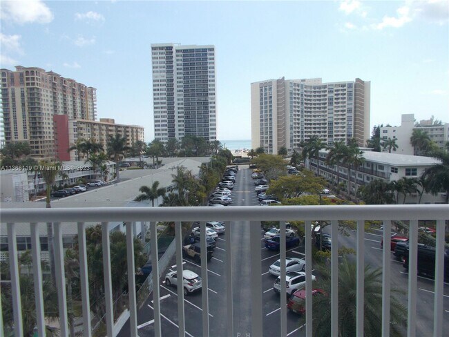 Foto del edificio - 3161 S Ocean Dr