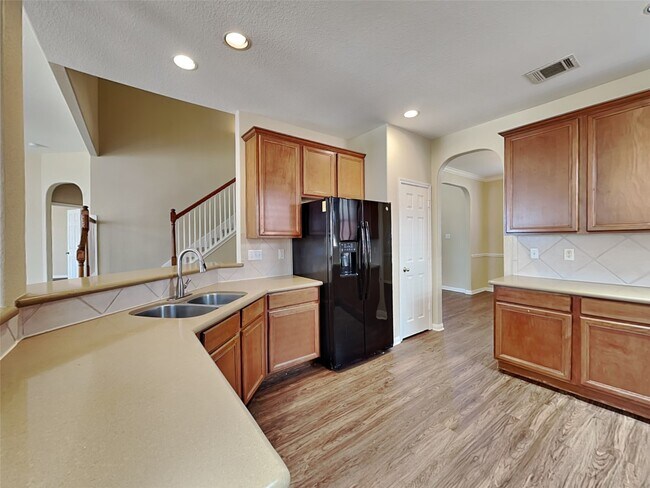 Foto del edificio - 2526 Deer Forest Dr