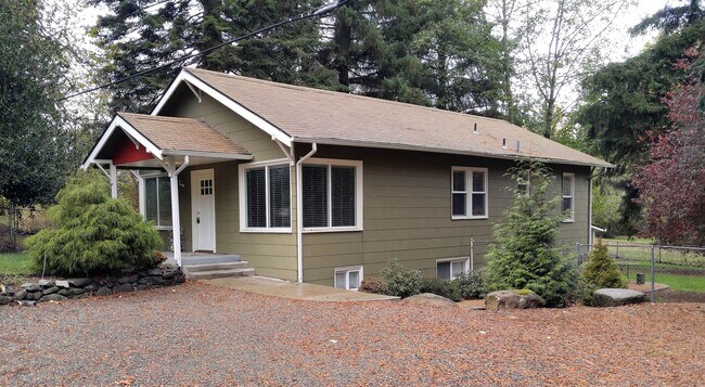 Foto del edificio - Spacious Two-Story Home on Private Land in the Desirable Issaquah School District