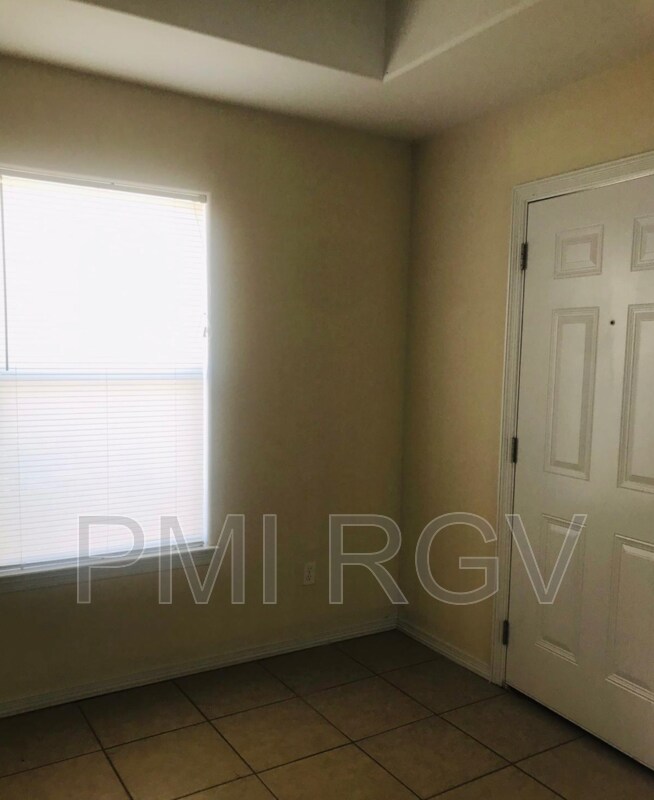 Building Photo - 1405 Quitaca Dr