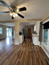 Building Photo - 606 Cullom St