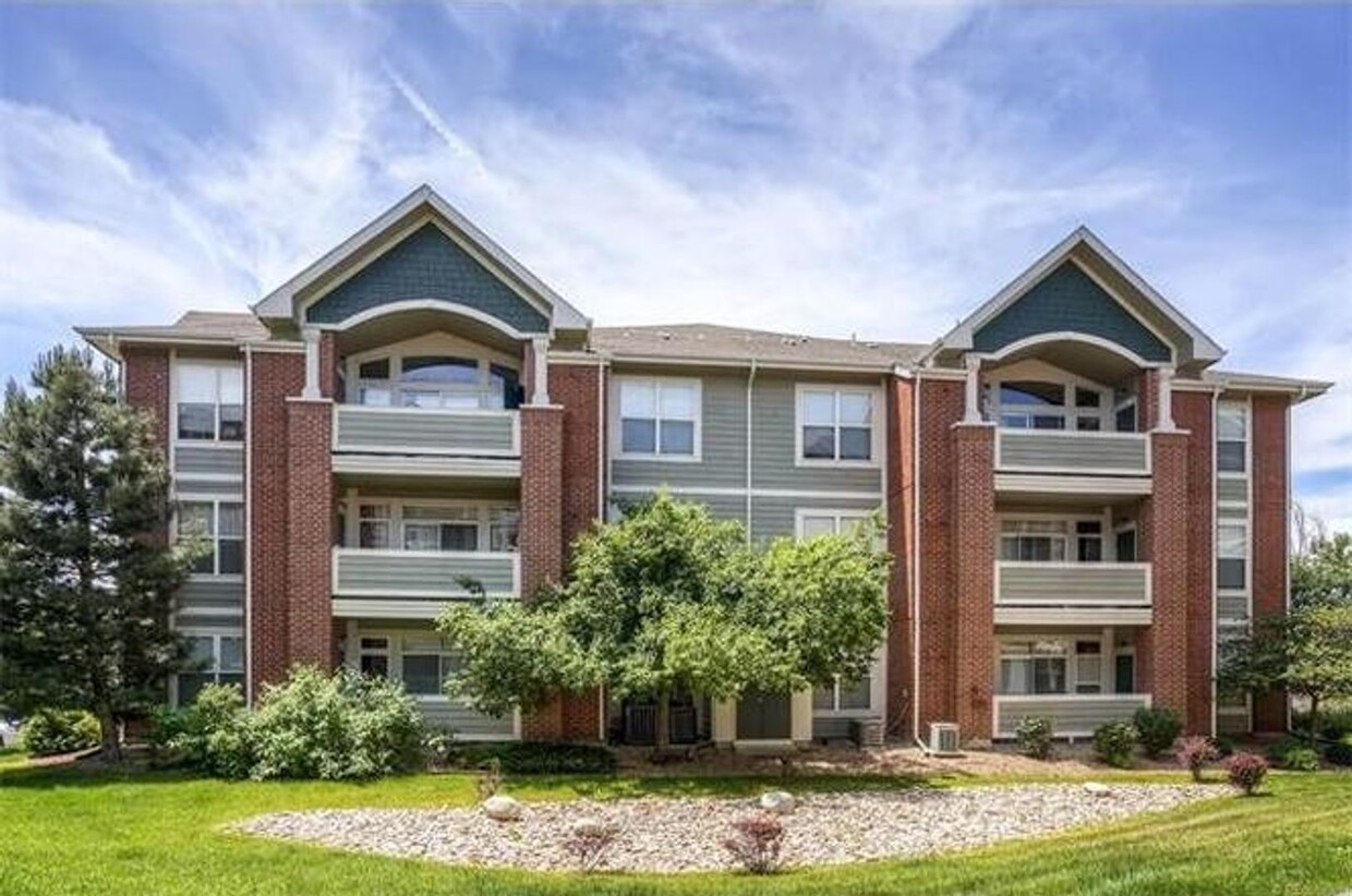 Foto principal - Commuter’s Dream! Spacious 3BD/2BA Cherry ...