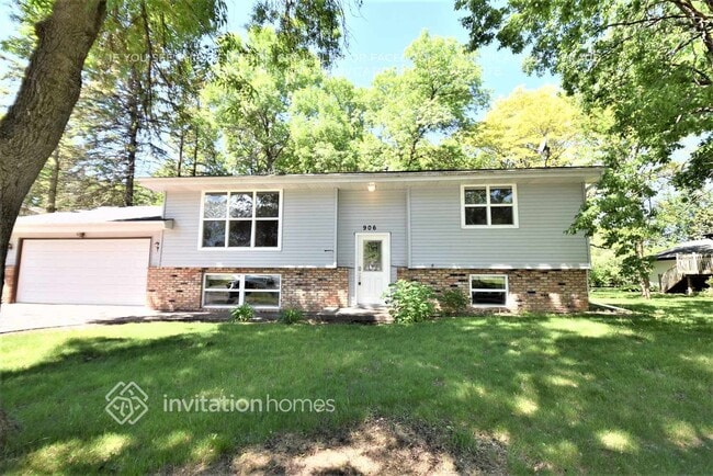 Building Photo - 906 Ghostley Ln N
