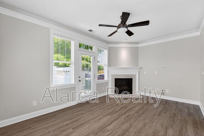 Foto del edificio - 330 Davidson Gateway Dr