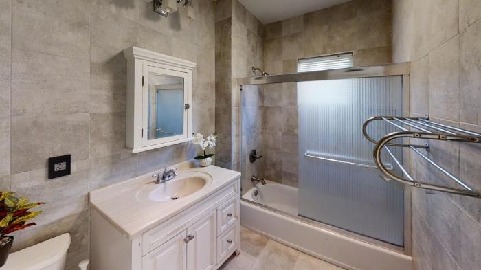 Foto principal - 5 bedroom in Malden MA 02148