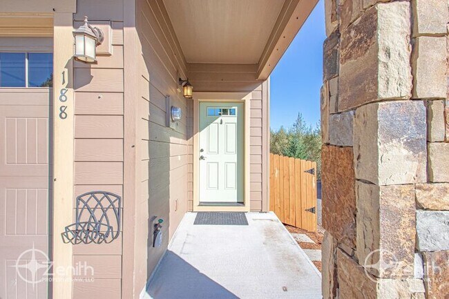 Building Photo - 188 N 41st Pl
