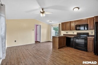 Building Photo - 4206 Pine Ln