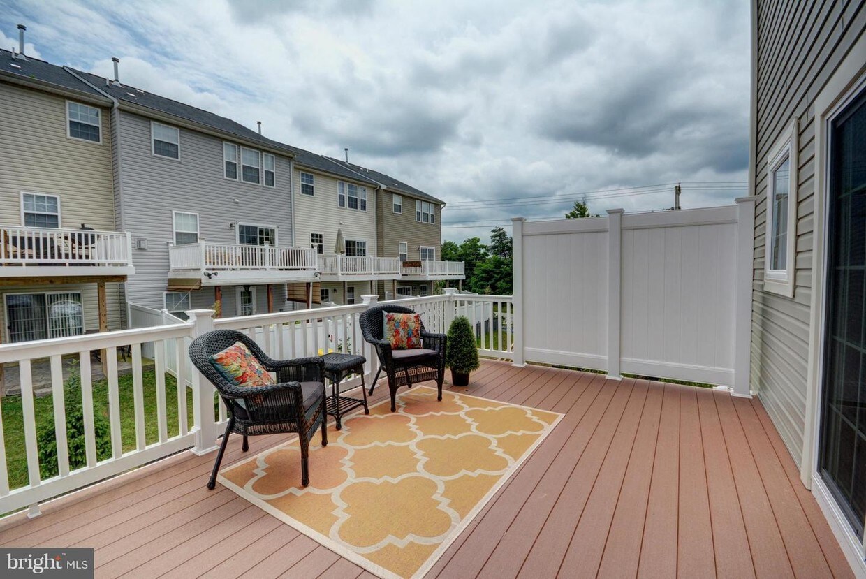 Foto principal - 8603 Stone Hill Ln
