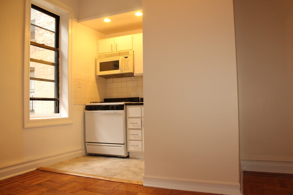 Primary Photo - 130 Linden Blvd