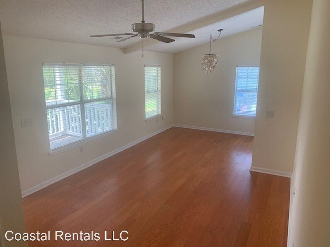 Primary Photo - 3 br, 2.5 bath House - 6 Old South Court #F