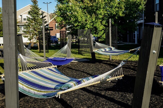 Foto del edificio - Hunters Ridge Apartments & Townhomes