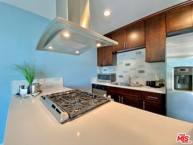 Foto del edificio - 1920 Hillcrest Rd