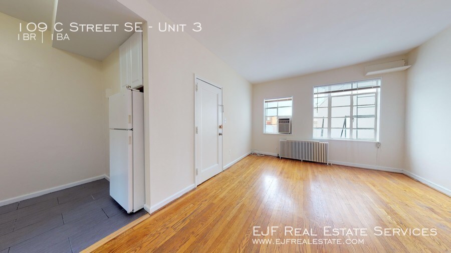 Primary Photo - 109 C St SE