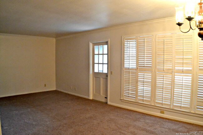 Foto del edificio - 165 W Rampart Dr