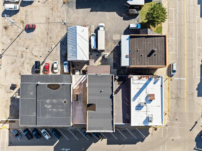 Building Photo - 106 N Main St