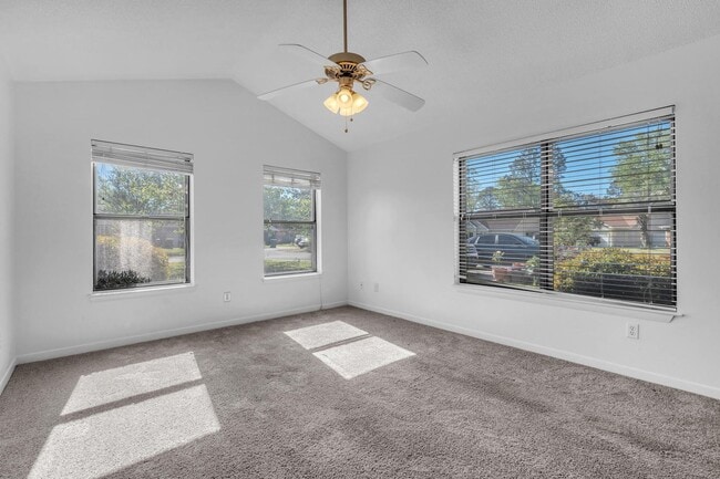 Foto del edificio - Charming 2 Bedroom Florida Cottage in Convenient Location!!