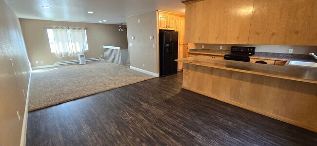 Foto del edificio - 2 Bedroom, 1.5 Bathroom, 1 Car Garage For Rent In The 4-J Subdivision