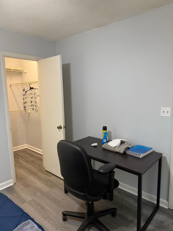 Building Photo - 1431 Collegiate Cir