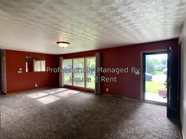 Foto del edificio - 806 Dogwood Ln