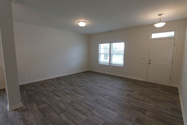 Building Photo - Beautiful 4BD/2.5BTH Single Family Home - ...