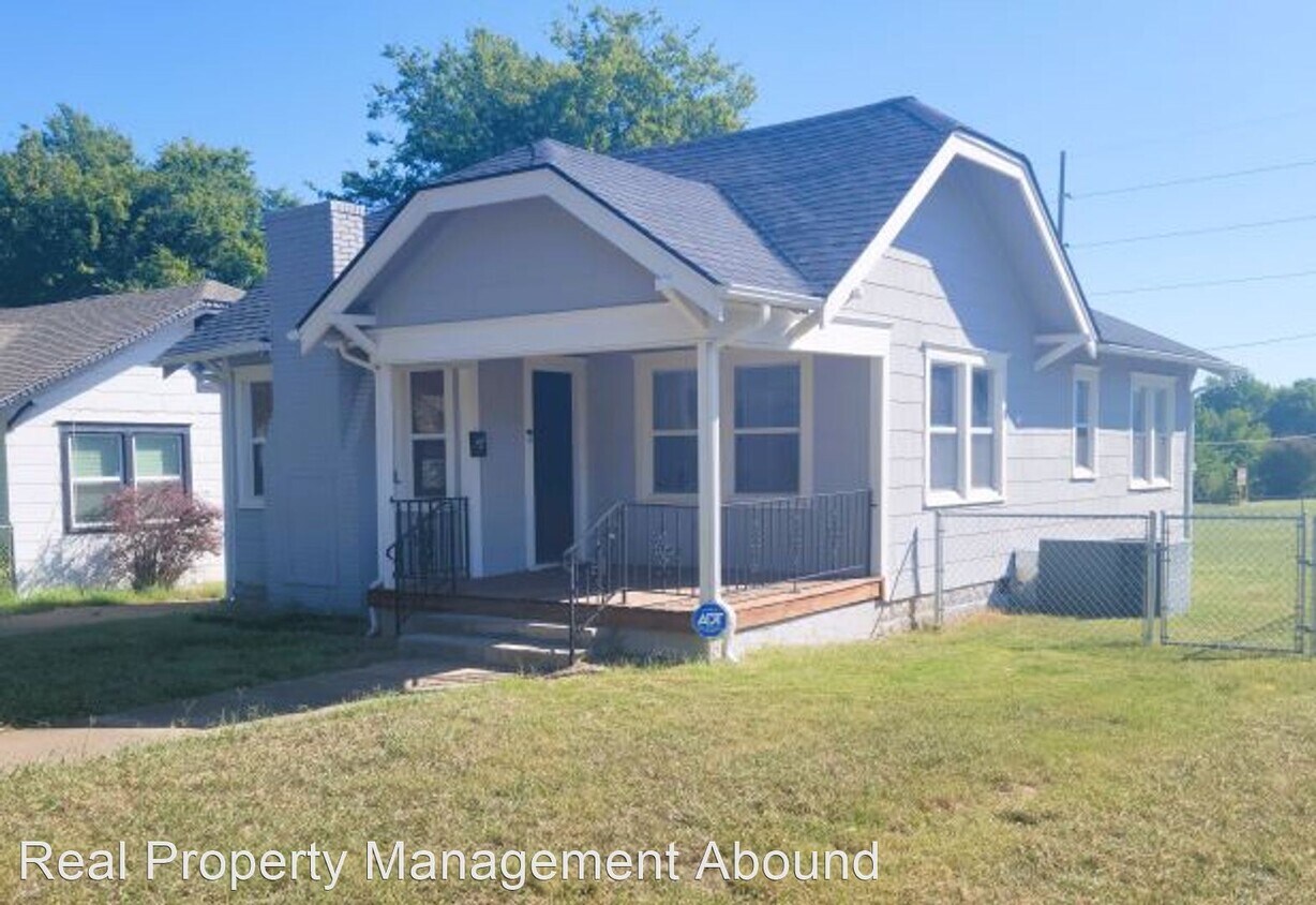 2 br, 1 bath House 1125 N Boston Place House Rental in Tulsa, OK