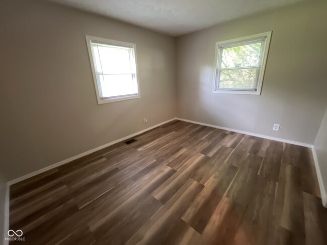 Building Photo - 521 Arthur Dr