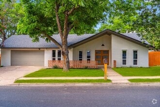 Building Photo - 2103 Monarch Dr