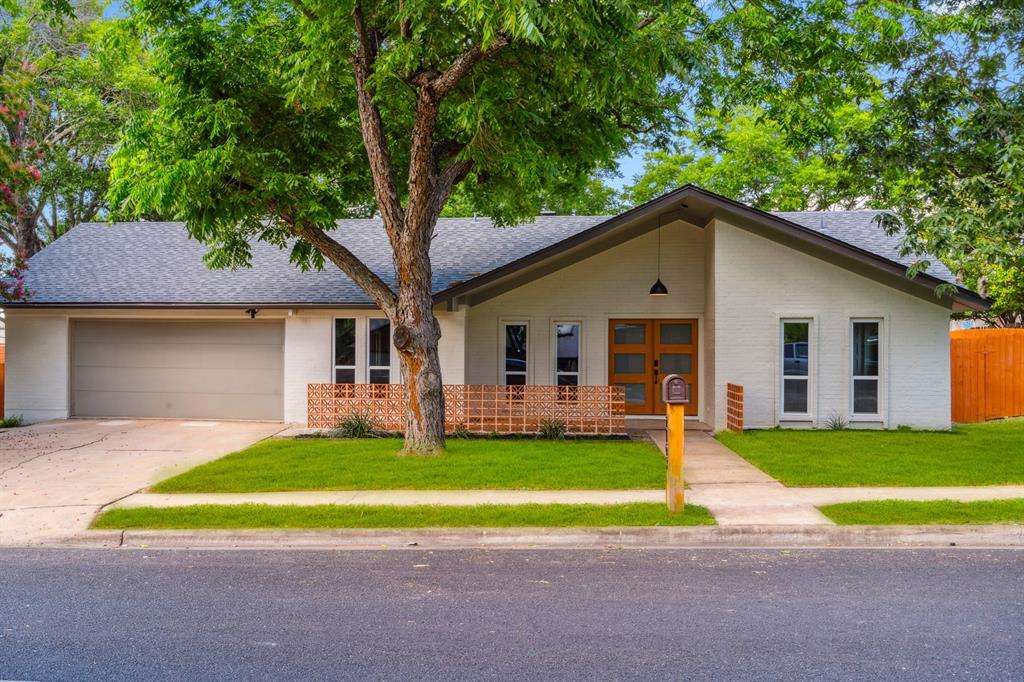 Primary Photo - 2103 Monarch Dr