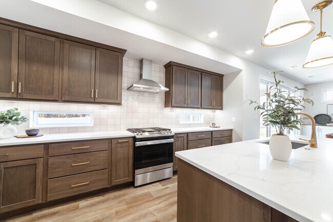 Foto del edificio - 5017 WHISPER CT