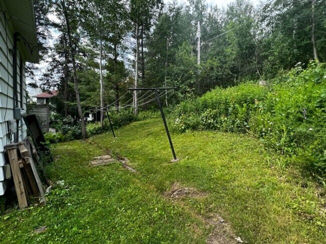 Building Photo - Duluth MN - 3 Bed - 1 1/4 bath