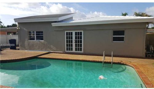 Foto principal - 811 NW 29th Ct