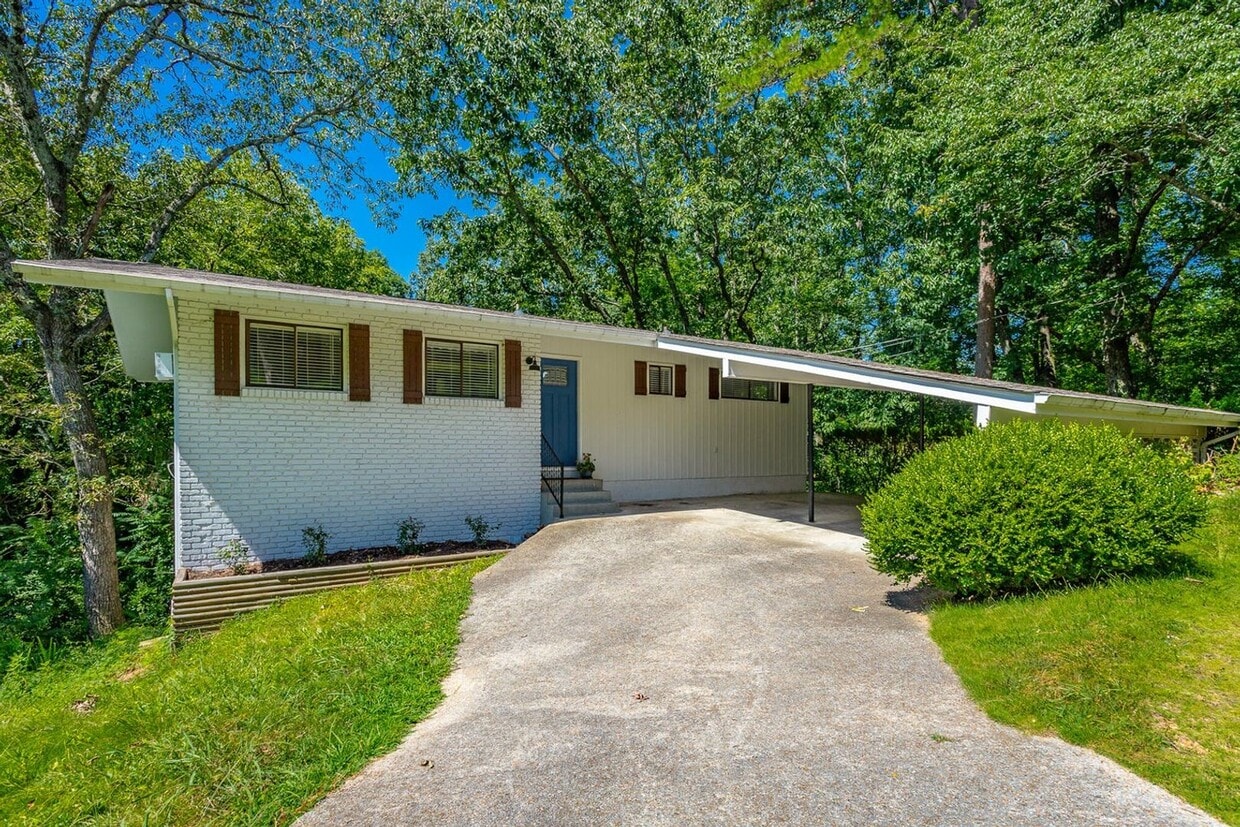 4 Bedroom Red Bank home! - 4 Bedroom Red Bank home!