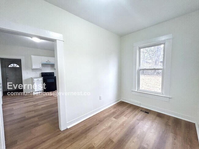 Foto del edificio - 1753 Lee Ave SW