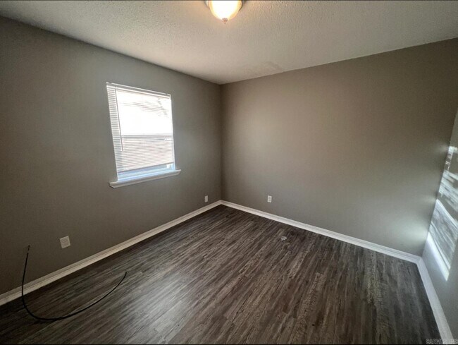 Building Photo - 301 Pearl St