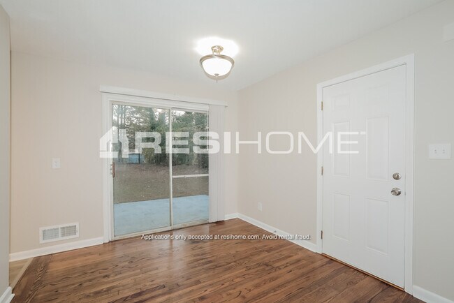 Foto del edificio - 183 Sunrise Cir