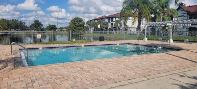 Foto del edificio - 3700 Castle Pines Ln