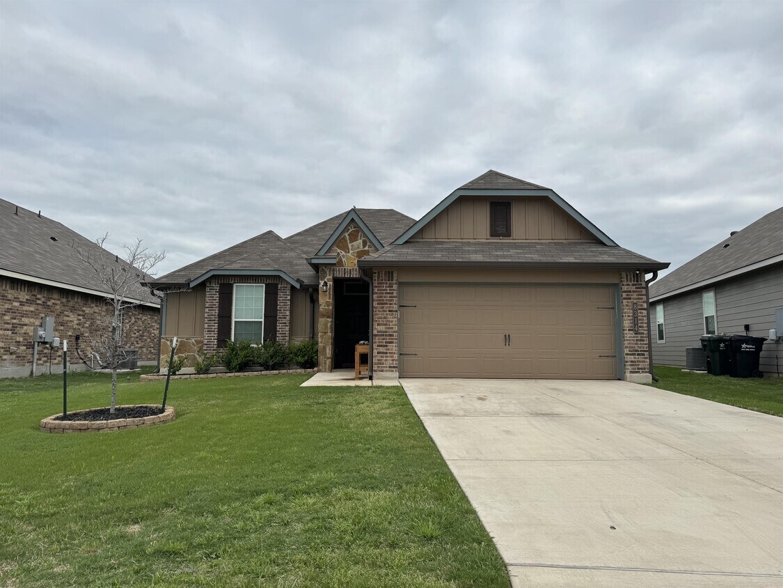Foto principal - 8314 Stonehollow