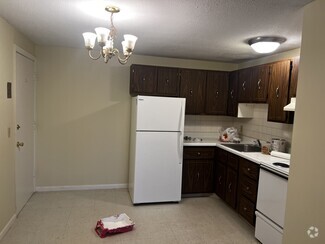 Building Photo - 40 Dinan Dr