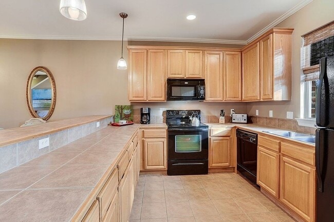 Building Photo - Arlington Trace 2BR/2.5BA Condo - Gated Co...
