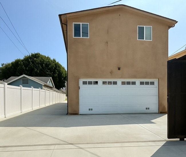 Foto del edificio - 829 E 74th St